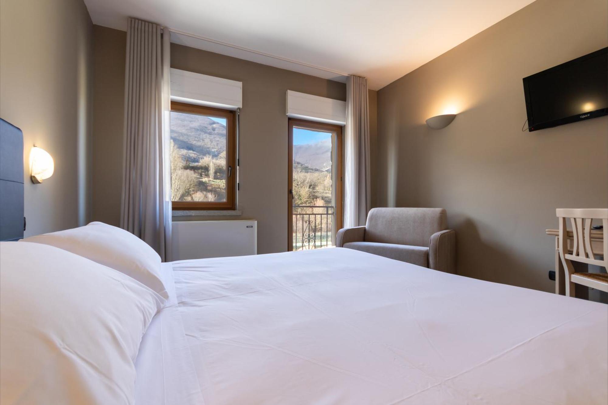Hotel Don Luis Castel Di Sangro Exteriör bild