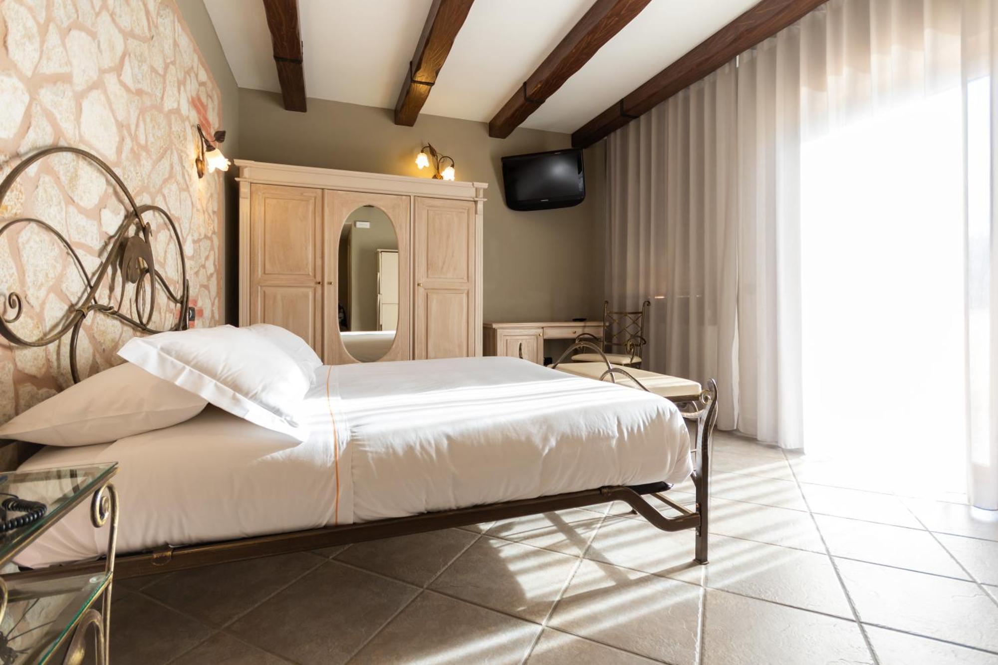 Hotel Don Luis Castel Di Sangro Exteriör bild