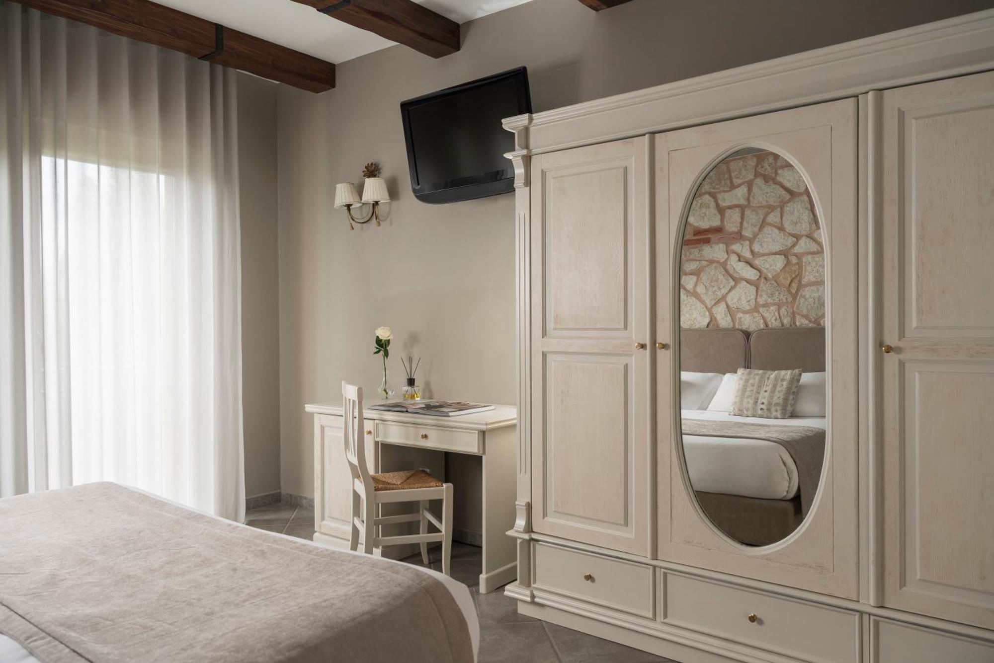 Hotel Don Luis Castel Di Sangro Exteriör bild