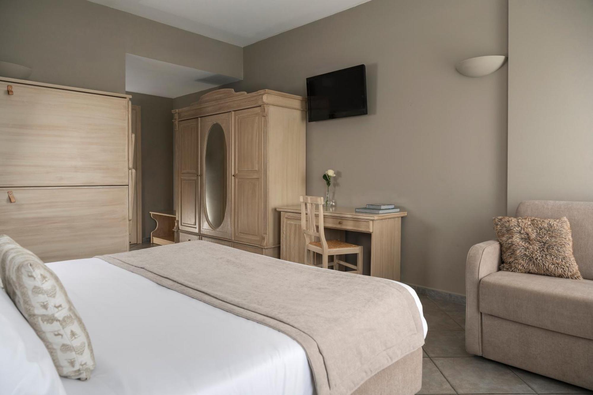 Hotel Don Luis Castel Di Sangro Exteriör bild