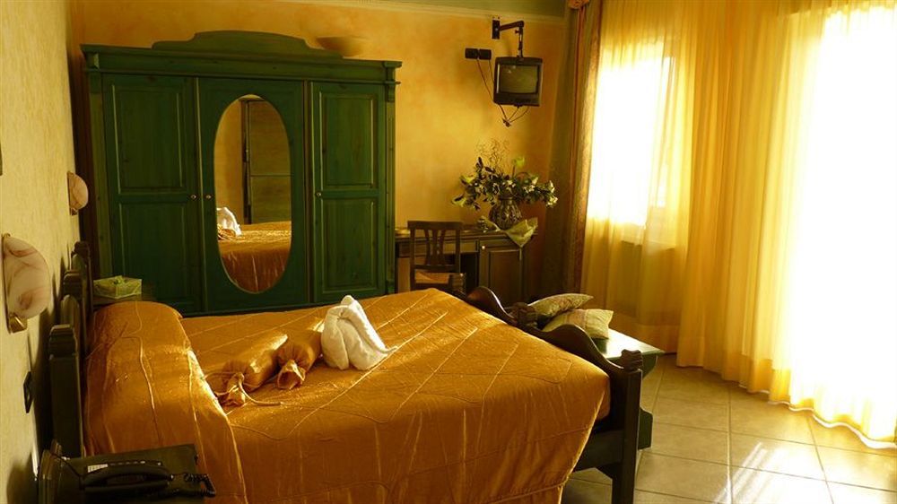 Hotel Don Luis Castel Di Sangro Exteriör bild